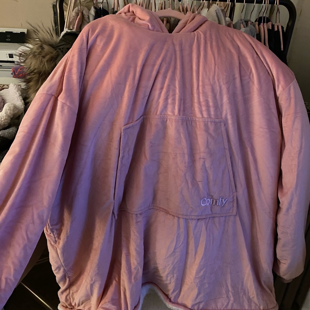 Like New Sherpa Lined Comfy Adult Sized Blush Pink Hooded Blanket